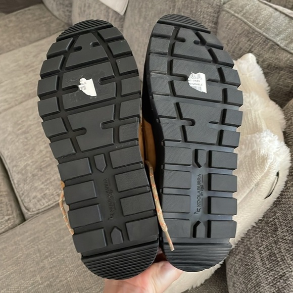 NWT UGG Koolaburra Waterproof Boots! - Picture 12 of 15